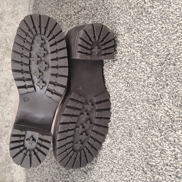 Charles by Charles David womens Clout bootie, Taupe size 6.5 - Picture 10 of 10